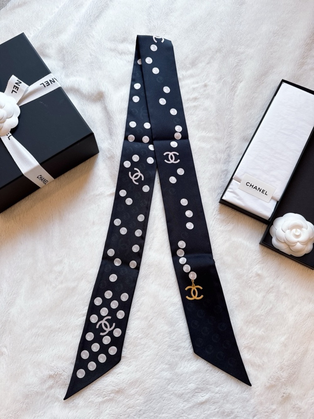 CHANEL 🖤 Slim Bandeau - Pearl